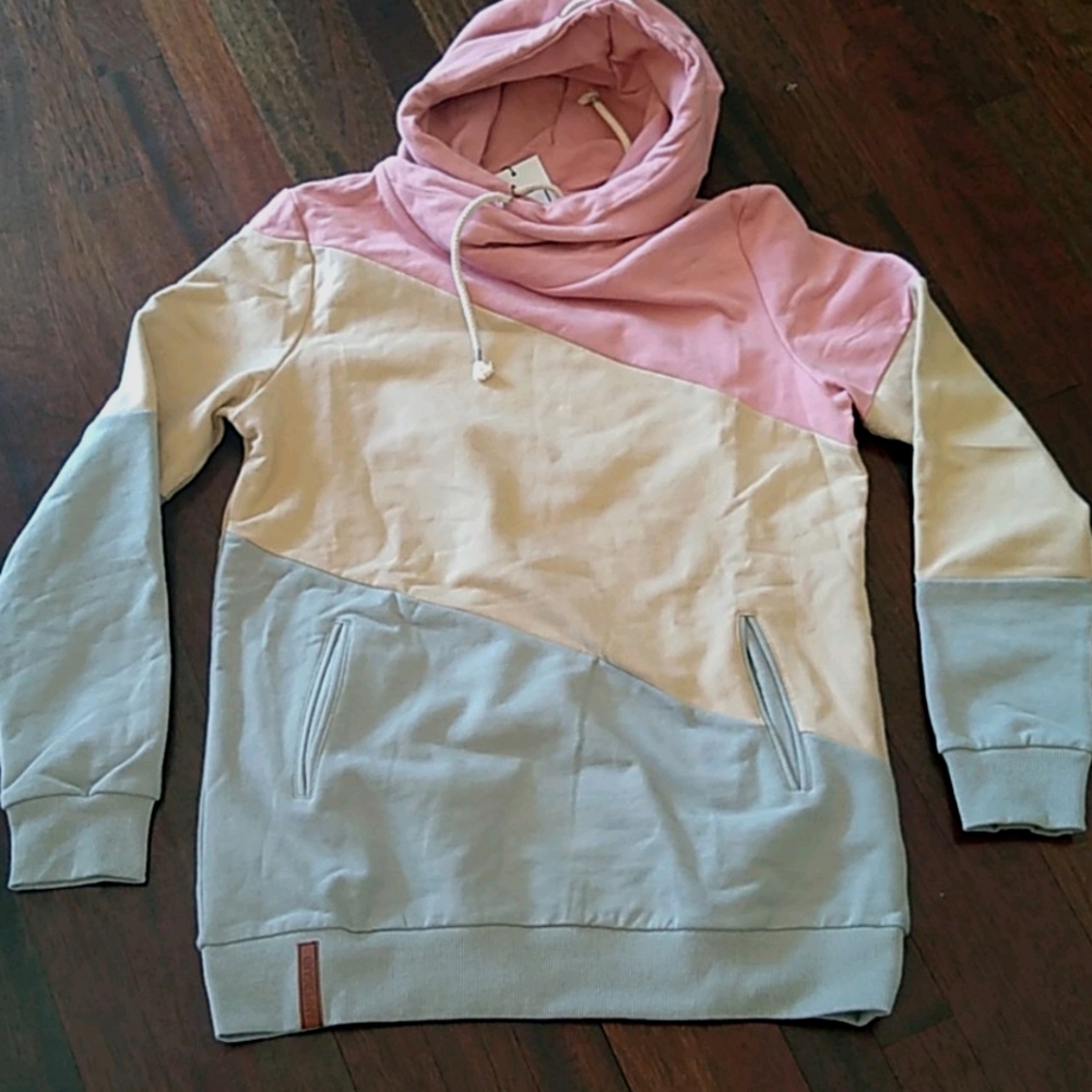 Ampersand avenue single hood